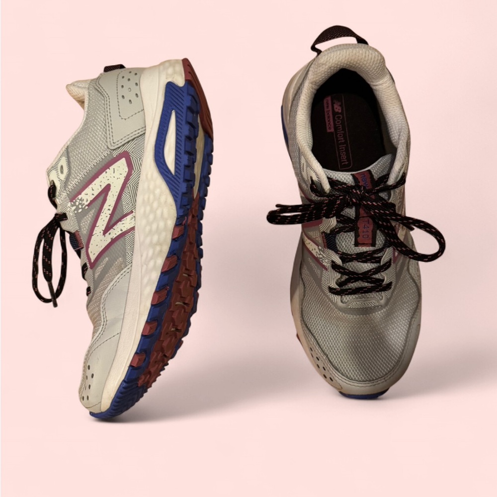 New Balance Women's Sneakers in Gray and Black - Picture 5 of 8
